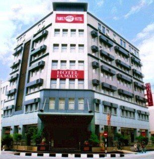 Family Hotel Кланг Екстериор снимка